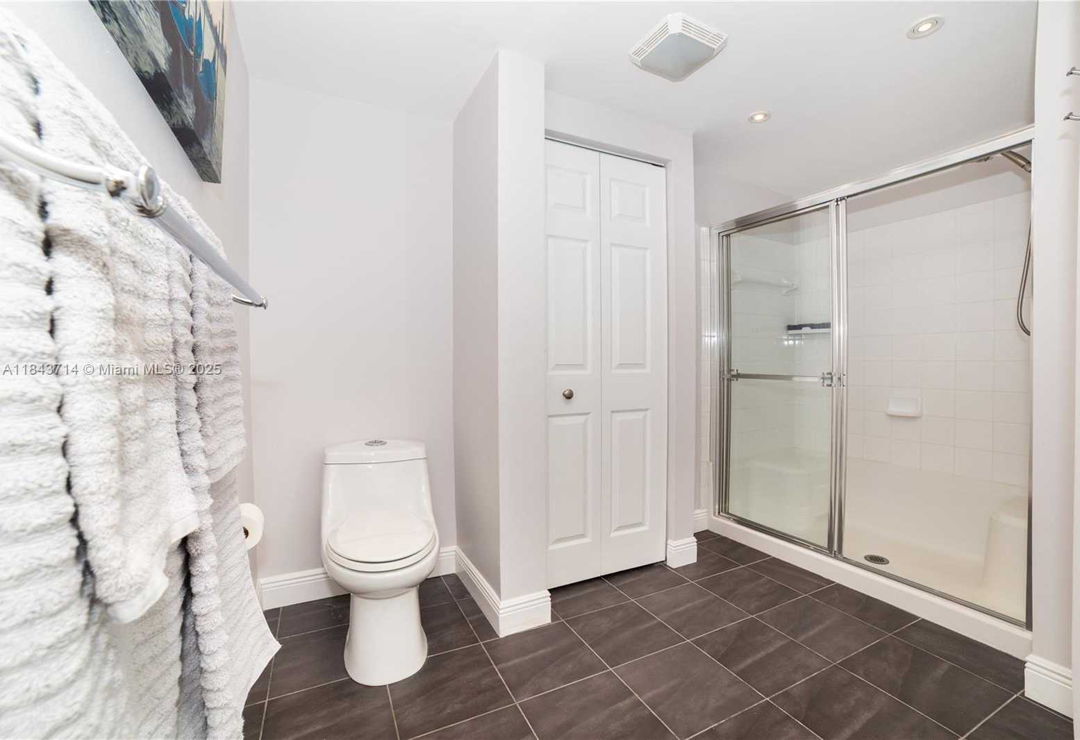 Small Image of 17100 NORTH BAY RD #1802, Sunny Isles Beach Number 24