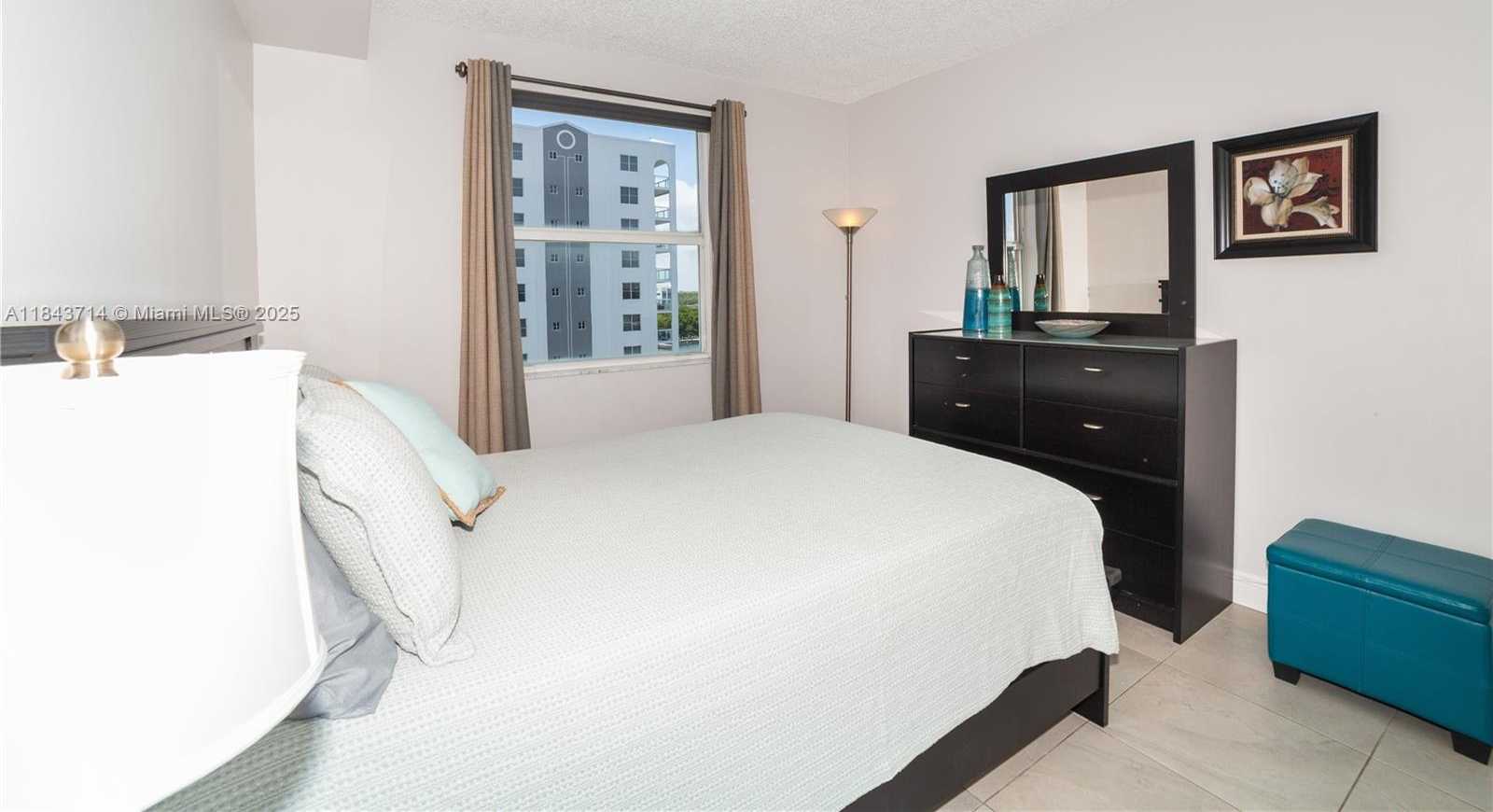 Small Image of 17100 NORTH BAY RD #1802, Sunny Isles Beach Number 29