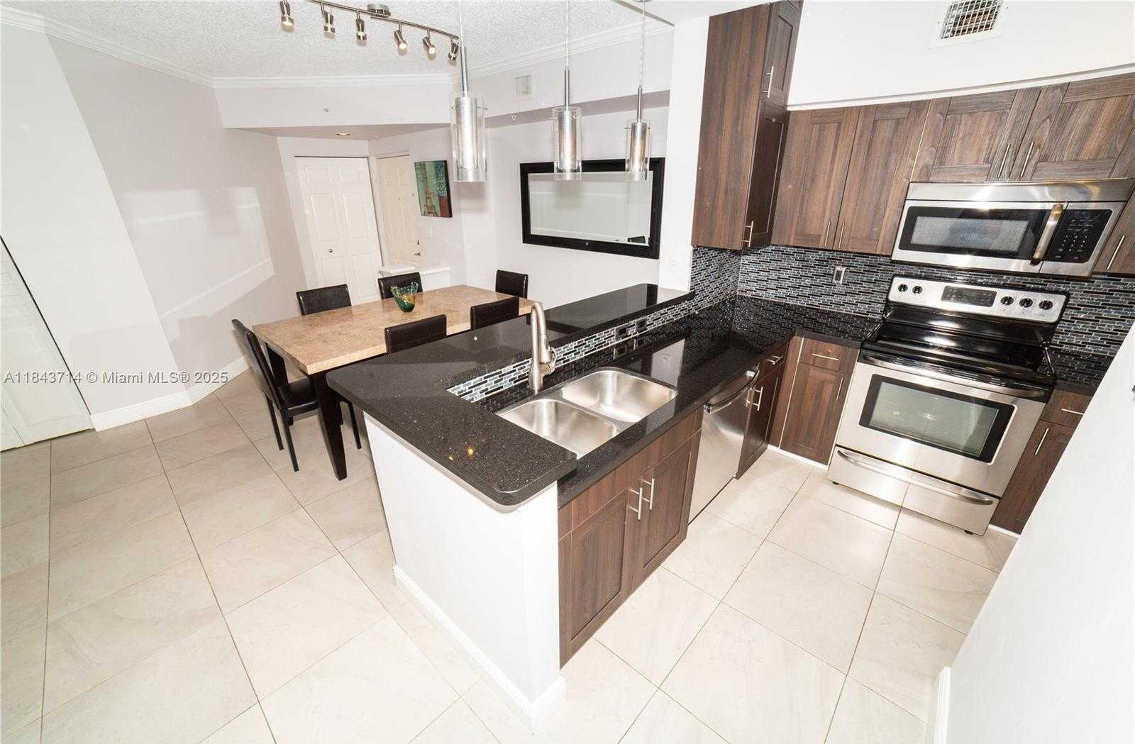 Small Image of 17100 NORTH BAY RD #1802, Sunny Isles Beach Number 7