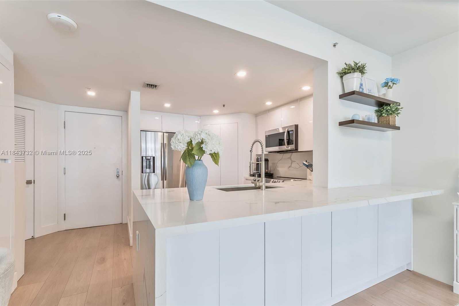 Small Image of 701 BRICKELL KEY BLVD #808, Miami Number 2