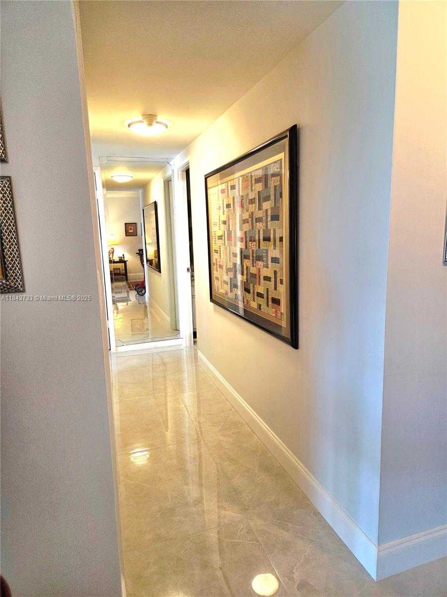 Small Image of 4350 HILLCREST DR #716, Hollywood Number 10