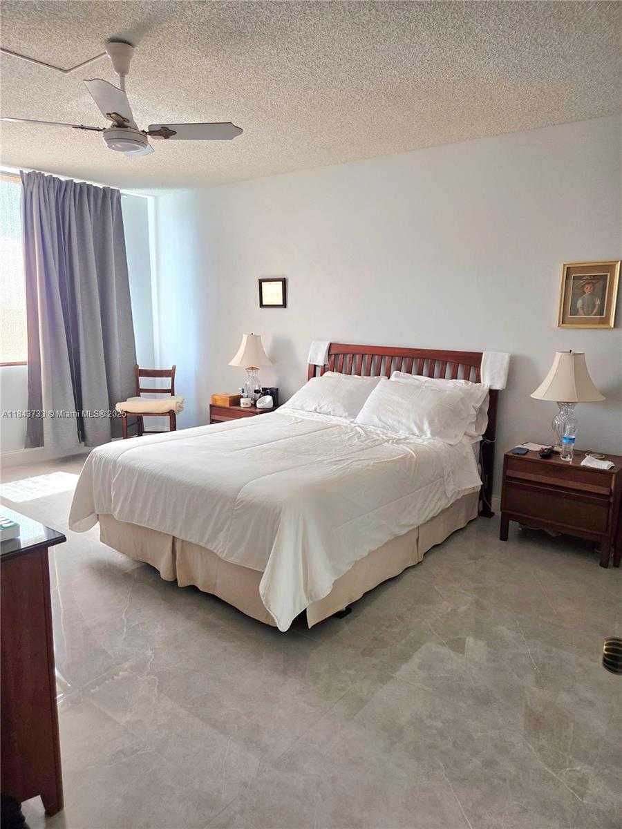 Small Image of 4350 HILLCREST DR #716, Hollywood Number 11