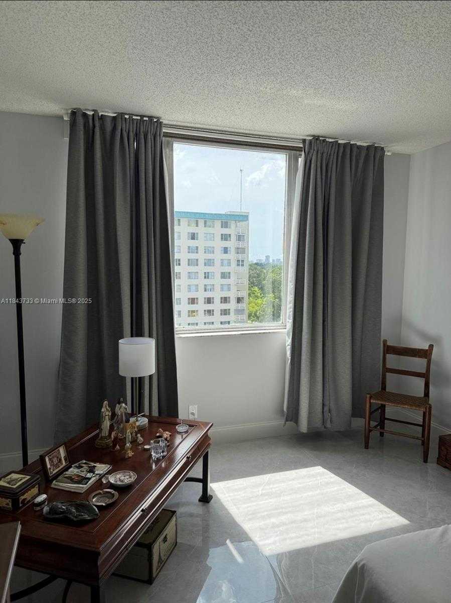 Small Image of 4350 HILLCREST DR #716, Hollywood Number 13