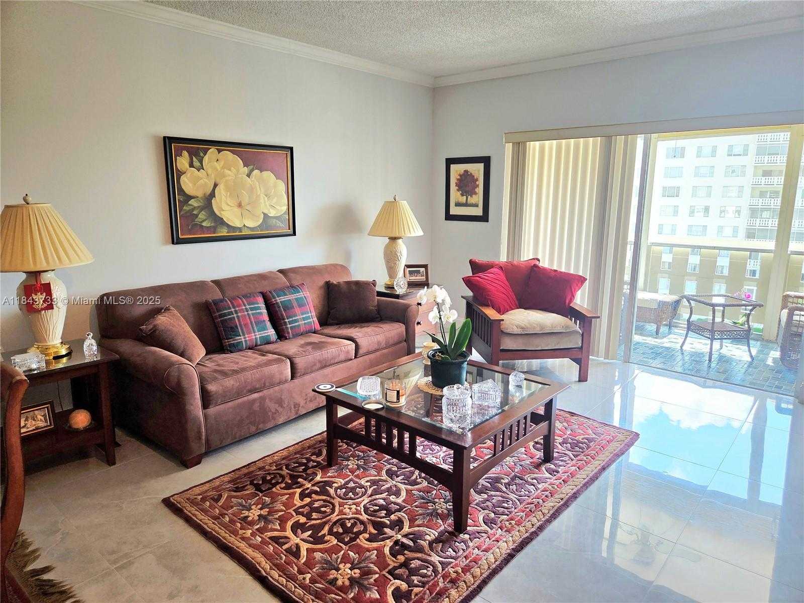 Small Image of 4350 HILLCREST DR #716, Hollywood Number 2