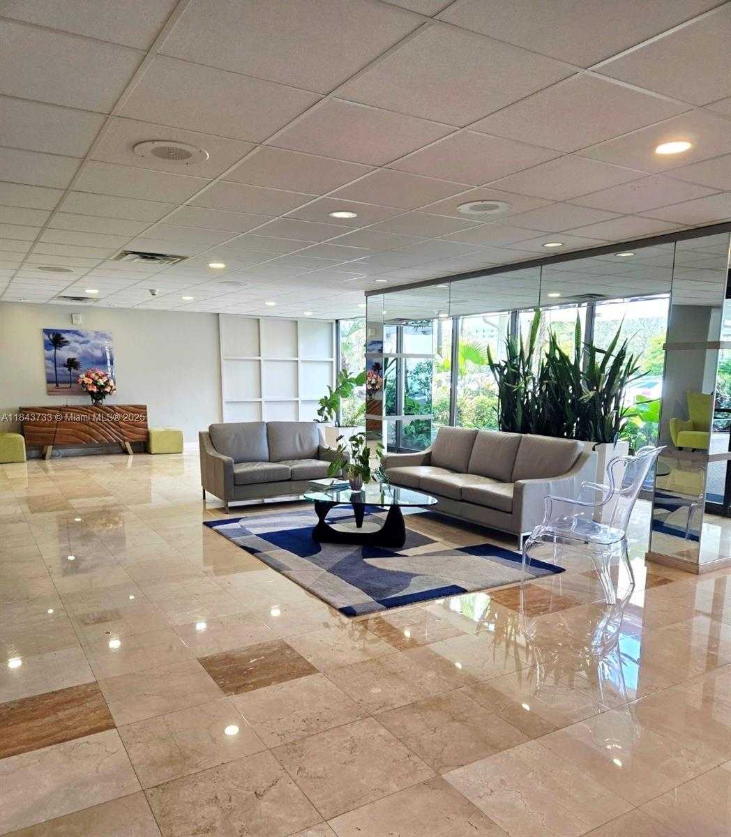 Small Image of 4350 HILLCREST DR #716, Hollywood Number 22