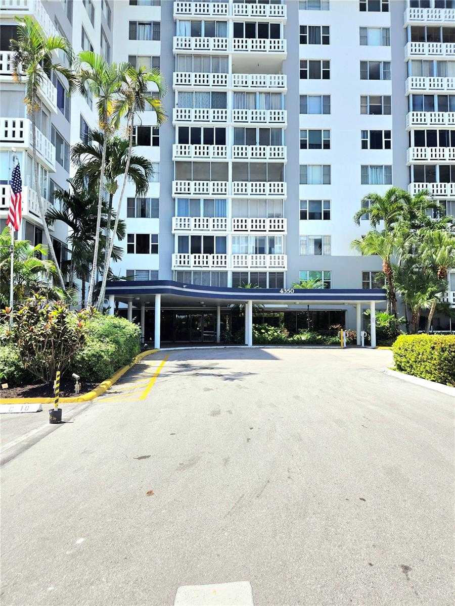 Small Image of 4350 HILLCREST DR #716, Hollywood Number 26