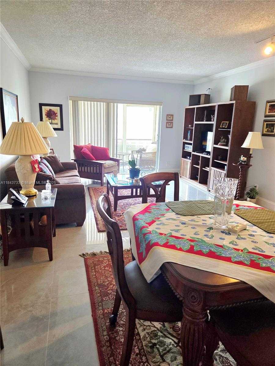 Small Image of 4350 HILLCREST DR #716, Hollywood Number 3