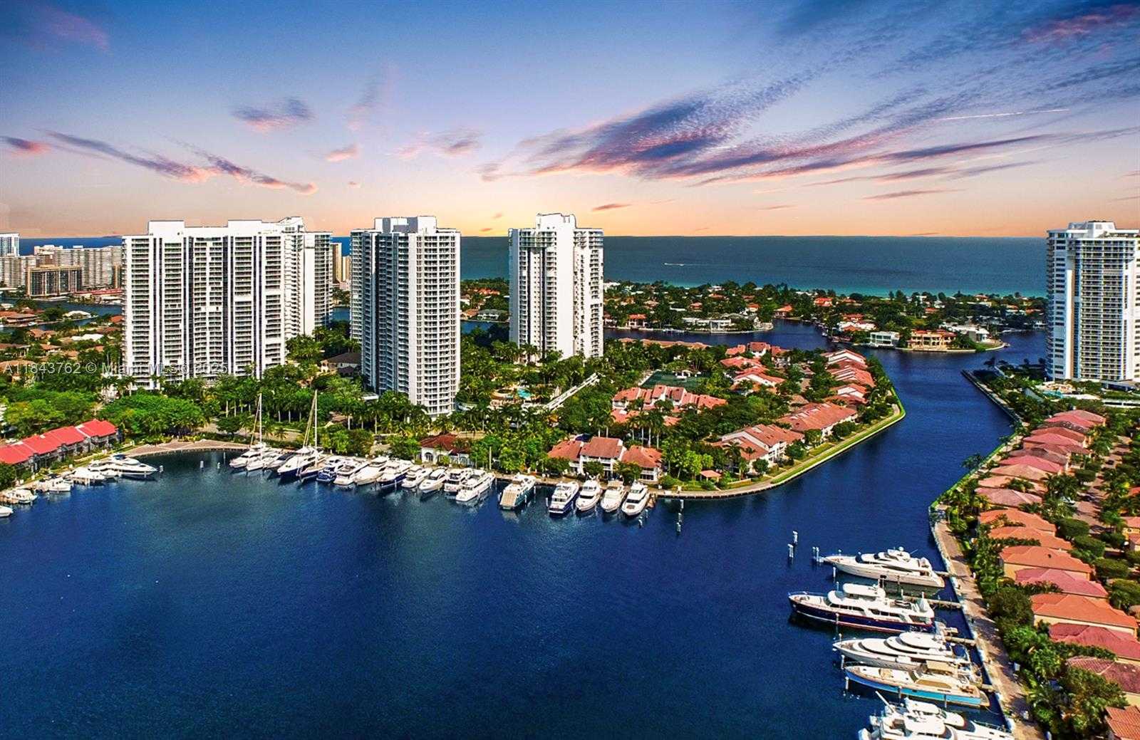 Small Image of 21150 POINT PL #406, Aventura Number 2