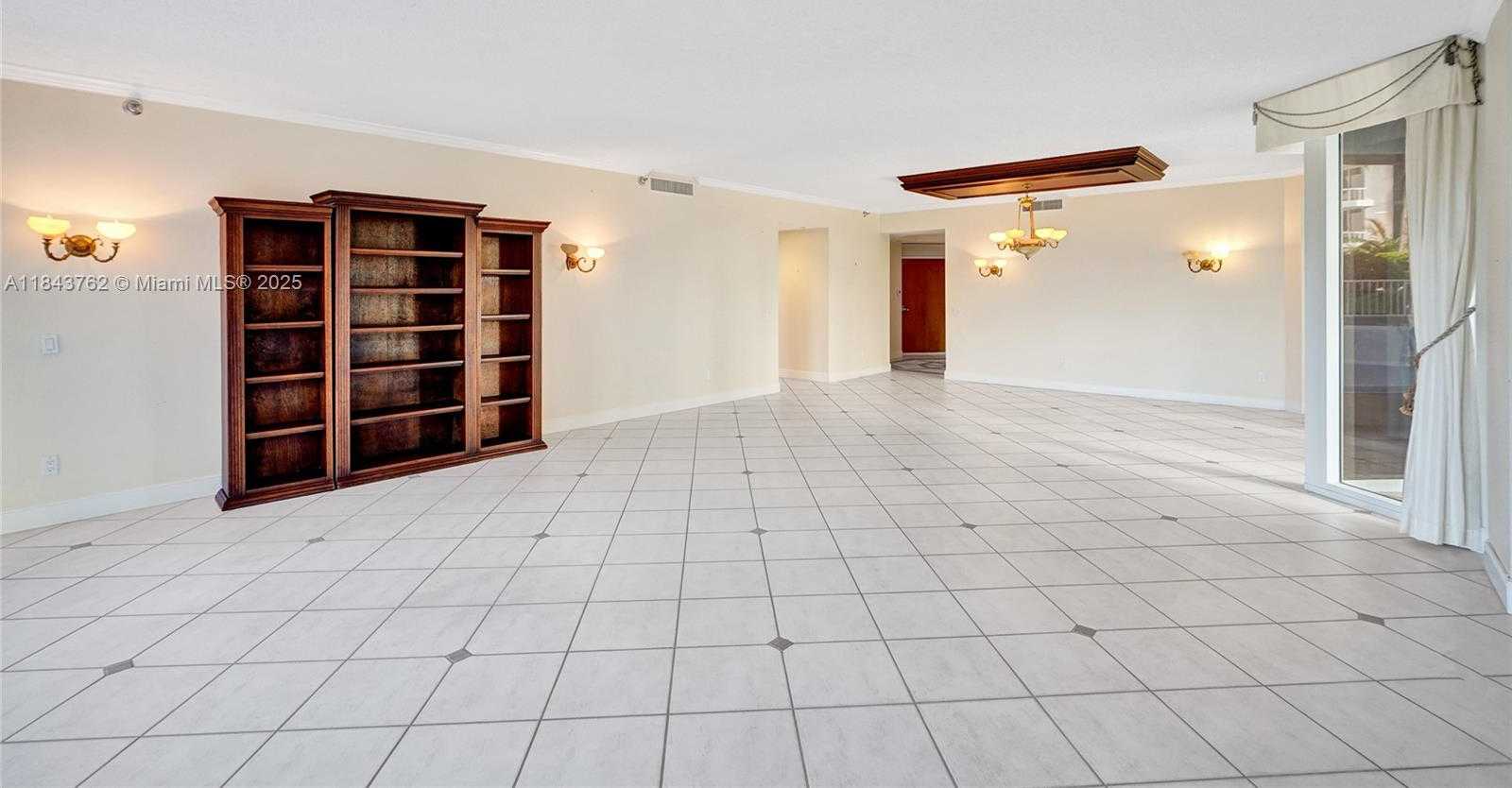 Small Image of 21150 POINT PL #406, Aventura Number 24