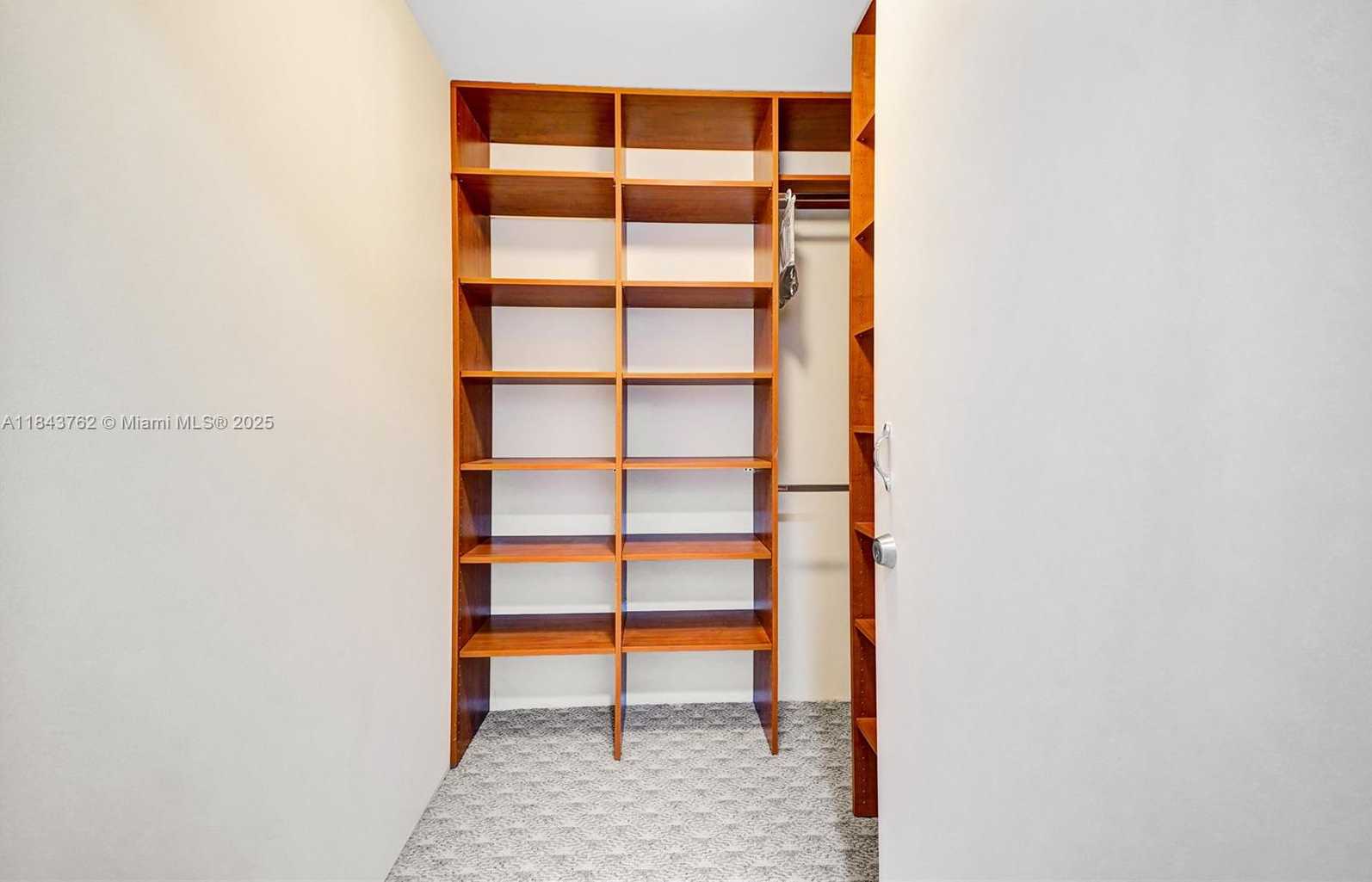 Small Image of 21150 POINT PL #406, Aventura Number 37