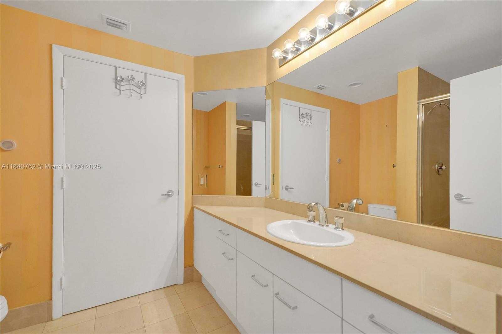 Small Image of 21150 POINT PL #406, Aventura Number 42