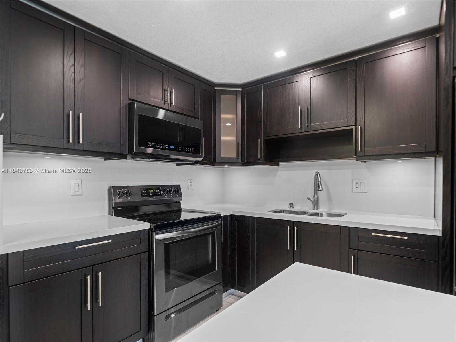 Small Image of 1800 NORTH WEST 24 AVE #1019, Miami Number 17