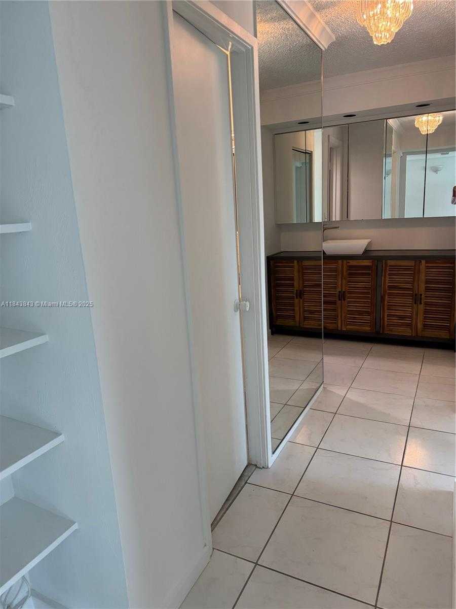 Small Image of 7135 COLLINS AVE #1203, Miami Beach Number 23