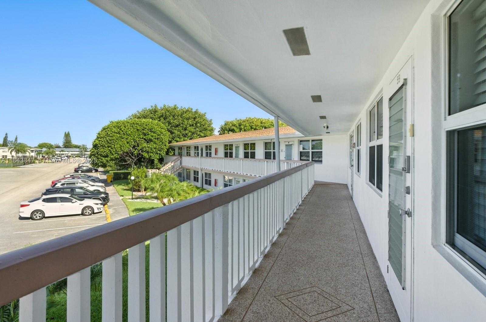 Small Image of 61 SOMERSET C #61, West Palm Beach Number 13