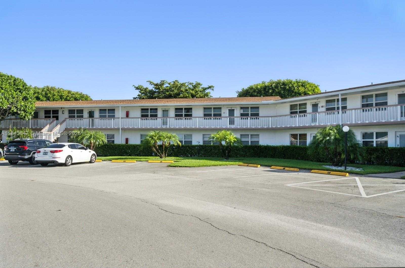 Small Image of 61 SOMERSET C #61, West Palm Beach Number 15