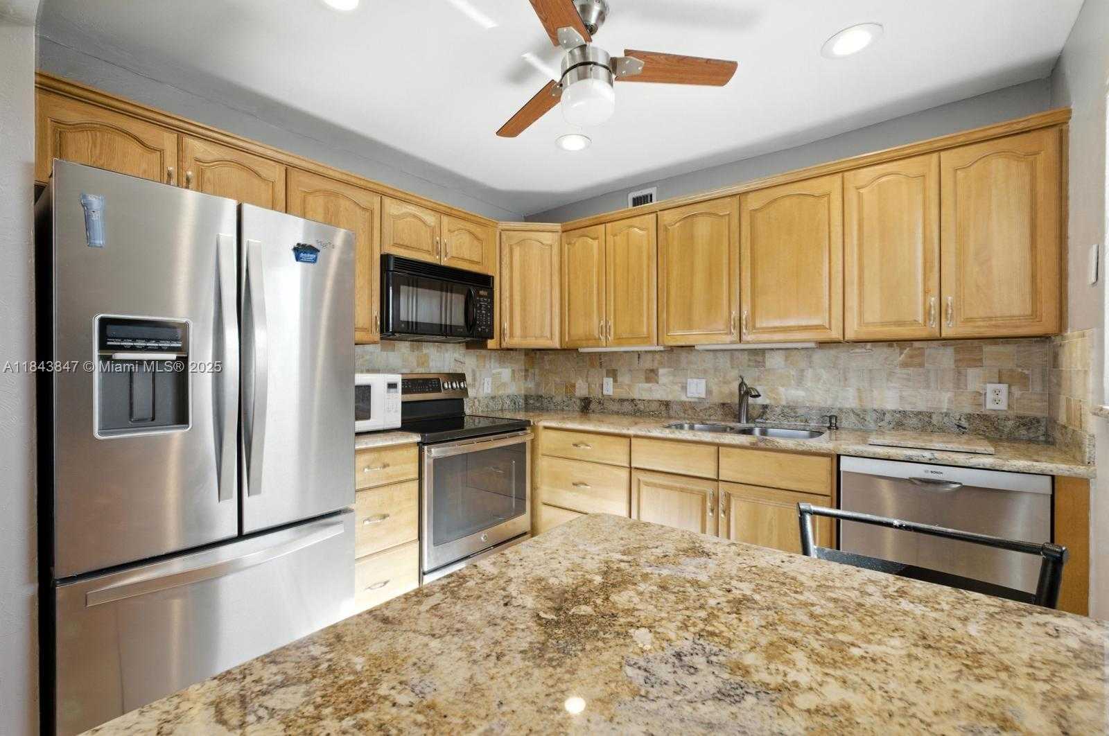 Small Image of 61 SOMERSET C #61, West Palm Beach Number 6