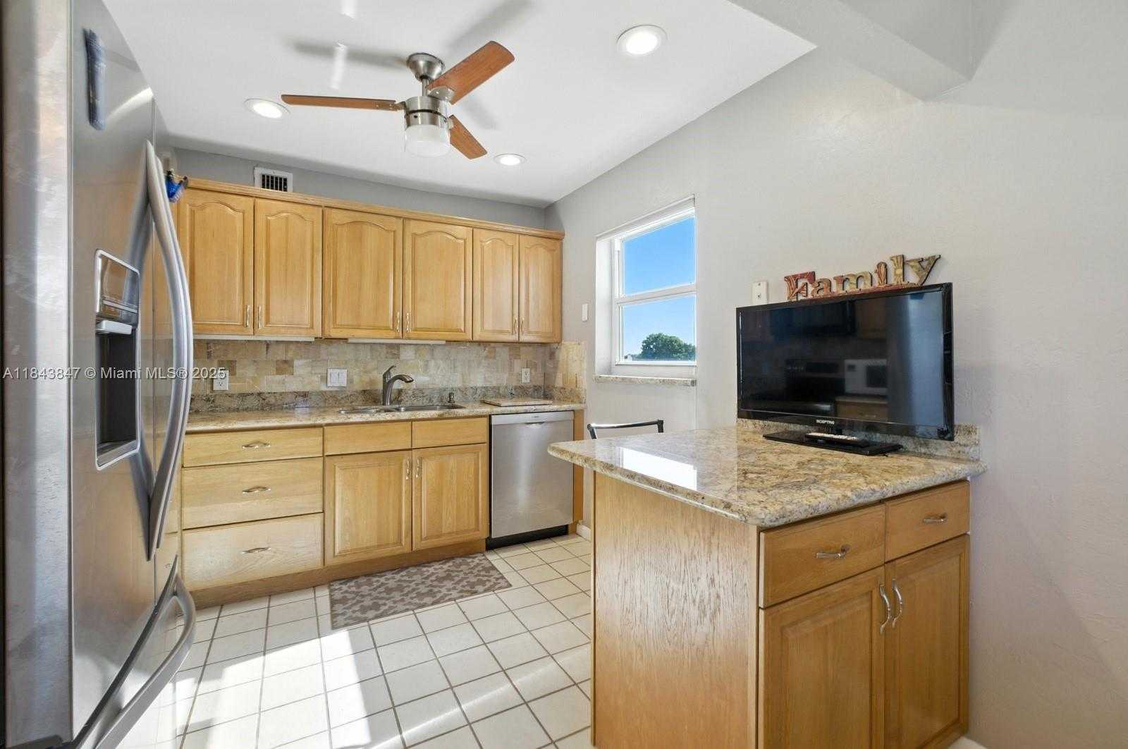 Small Image of 61 SOMERSET C #61, West Palm Beach Number 7