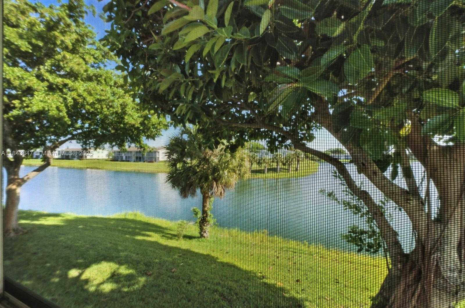 Small Image of 61 SOMERSET C #61, West Palm Beach Number 8