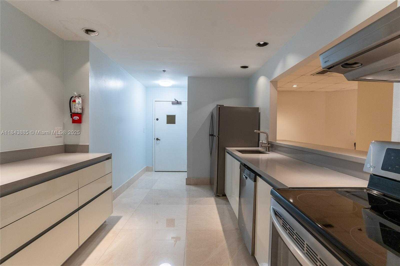 Small Image of 540 BRICKELL KEY DR #202, Miami Number 29