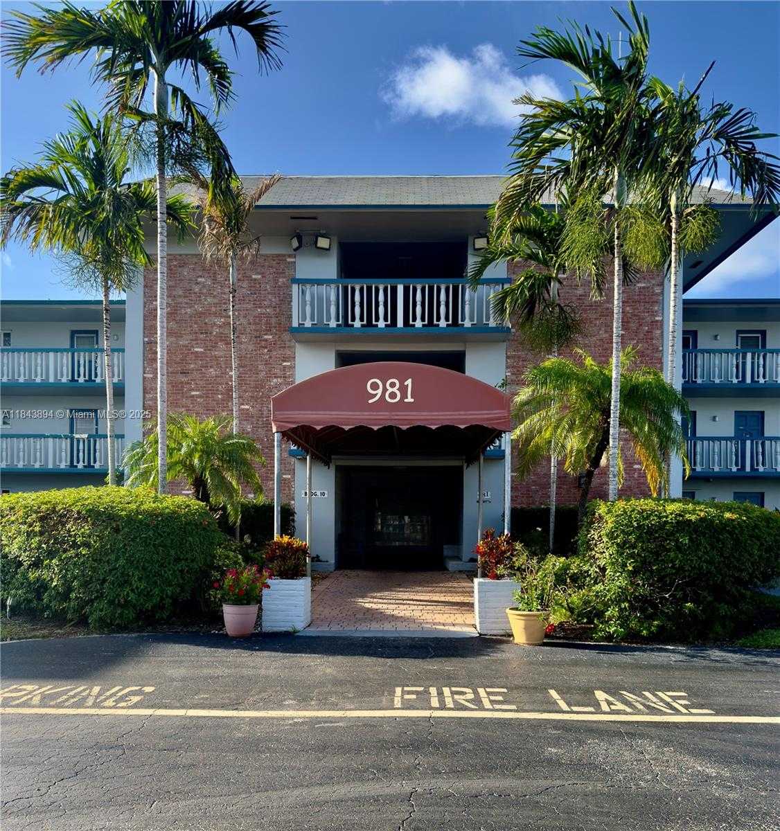 Small Image of 981 HILLCREST CT #208, Hollywood Number 16