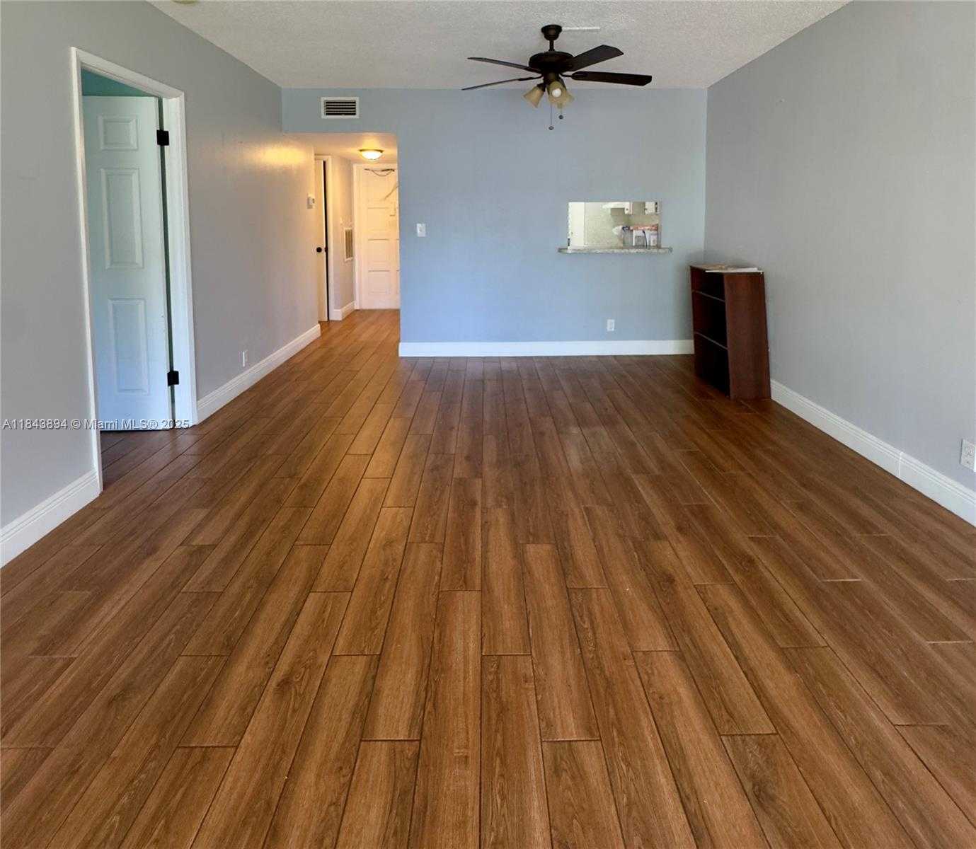 Small Image of 981 HILLCREST CT #208, Hollywood Number 3