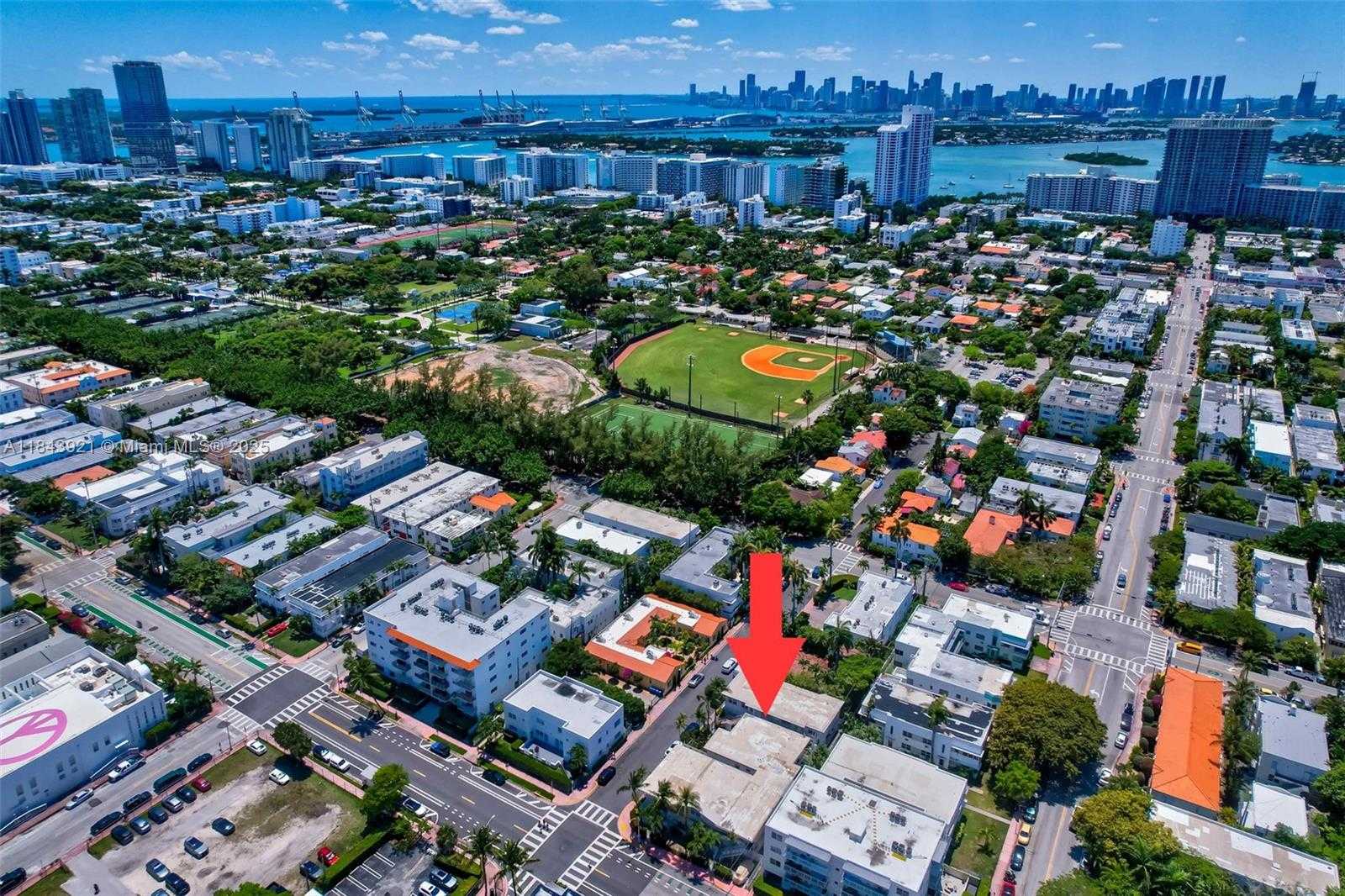 Small Image of 717 ESPANOLA WAY #210, Miami Beach Number 15