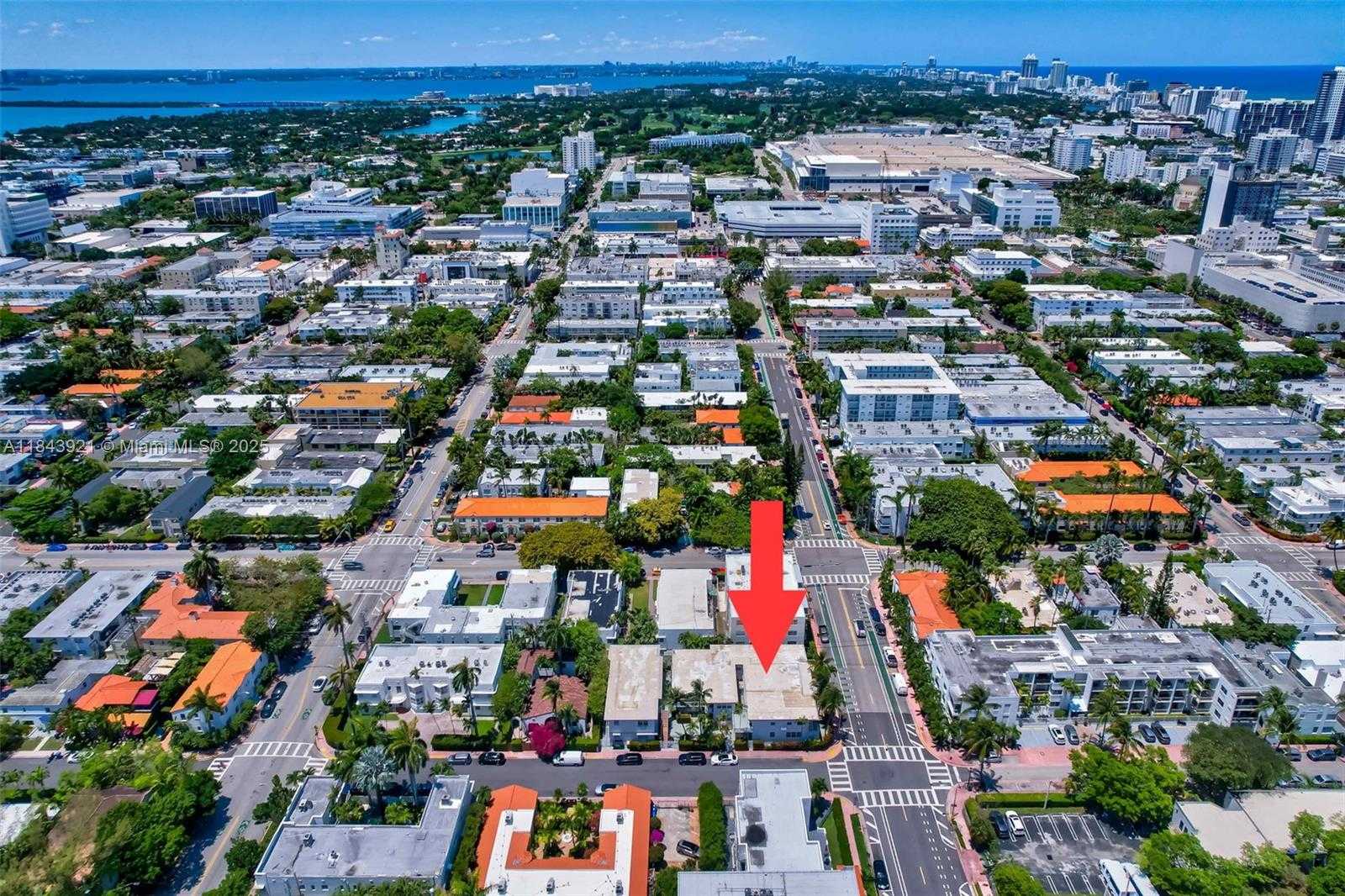 Small Image of 717 ESPANOLA WAY #210, Miami Beach Number 19