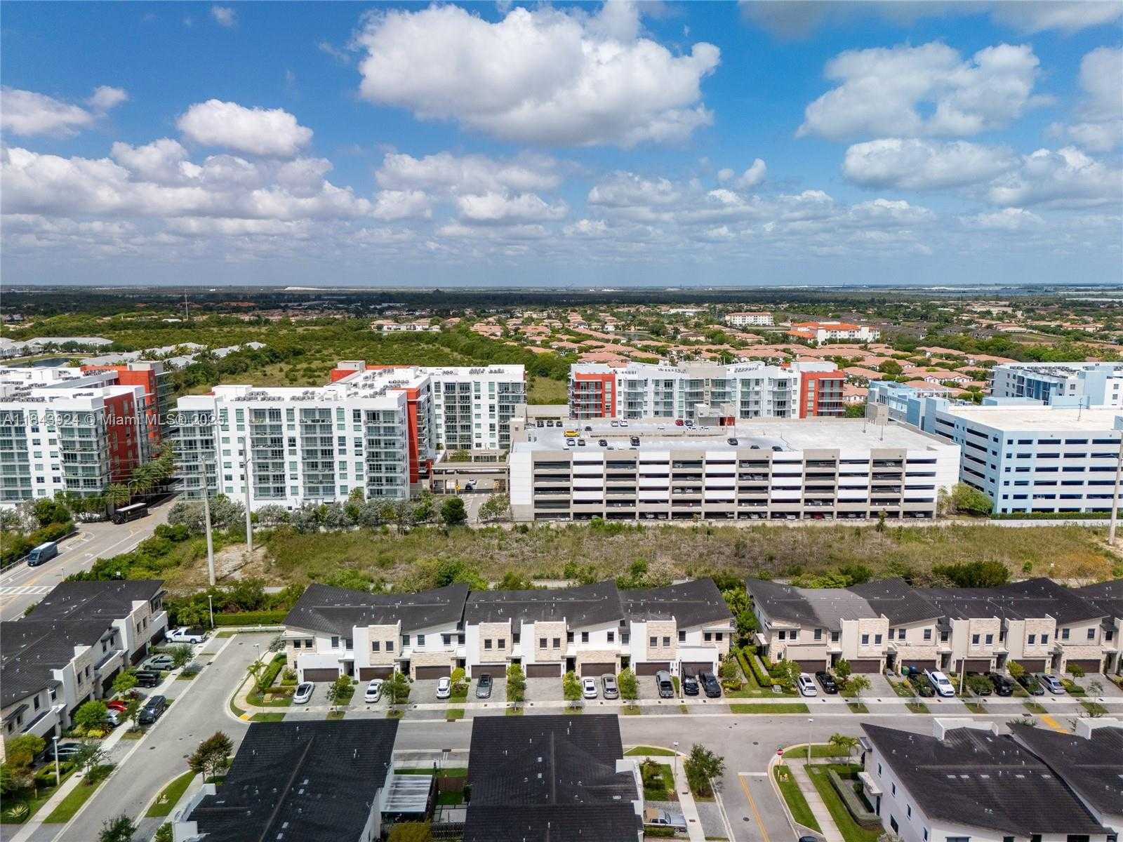 Small Image of 7825 NORTH WEST 107 #819, Doral Number 9