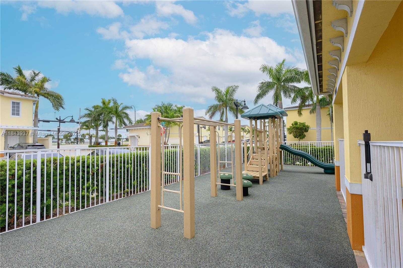 Small Image of 1106 NORTH WEST 40TH TER, Lauderhill Number 19