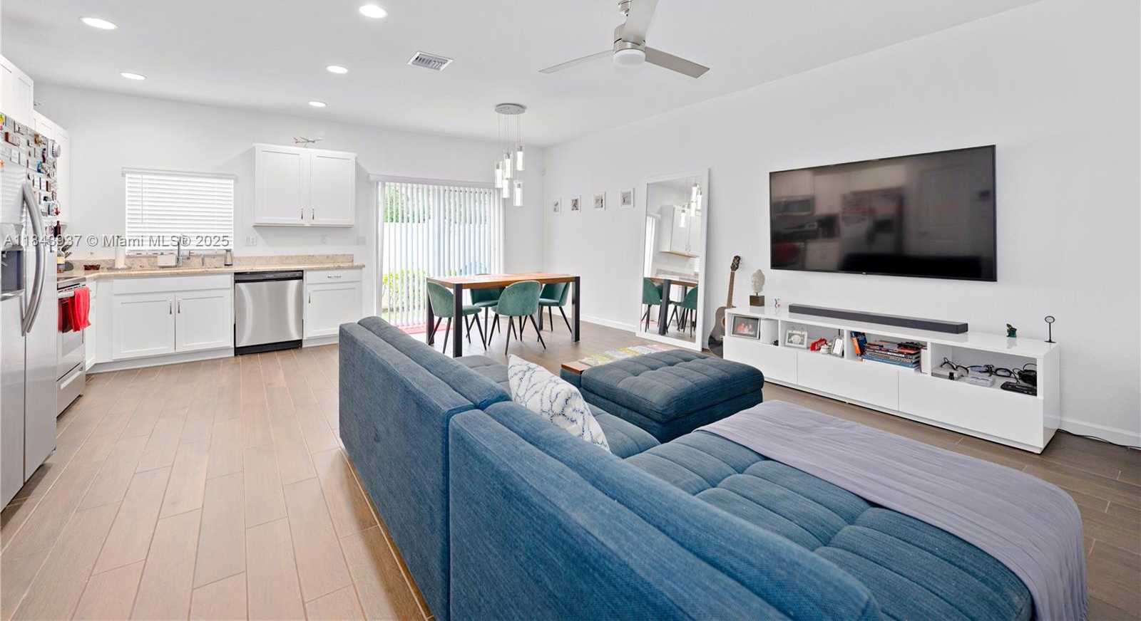 Small Image of 1106 NORTH WEST 40TH TER, Lauderhill Number 2