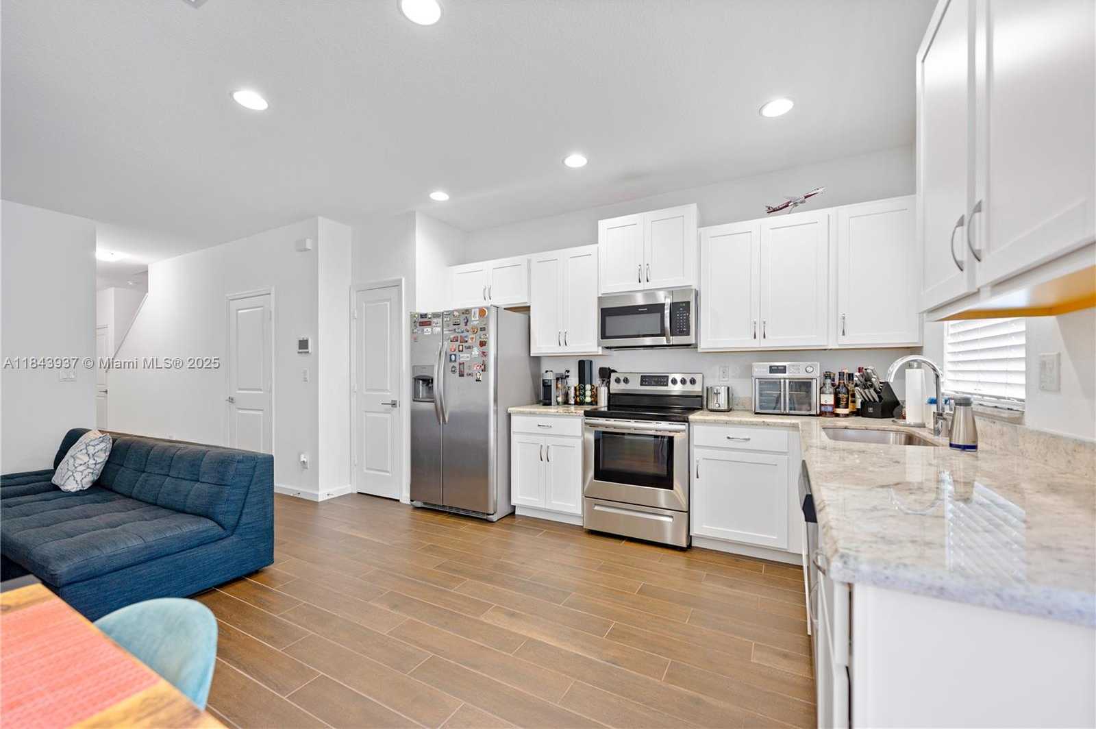 Small Image of 1106 NORTH WEST 40TH TER, Lauderhill Number 6