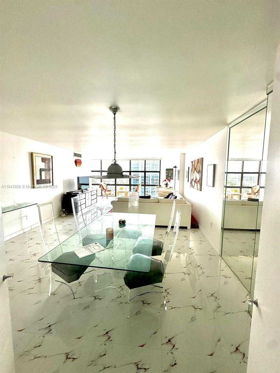 Small Image of 6423 COLLINS AVE #1709, Miami Beach Number 14