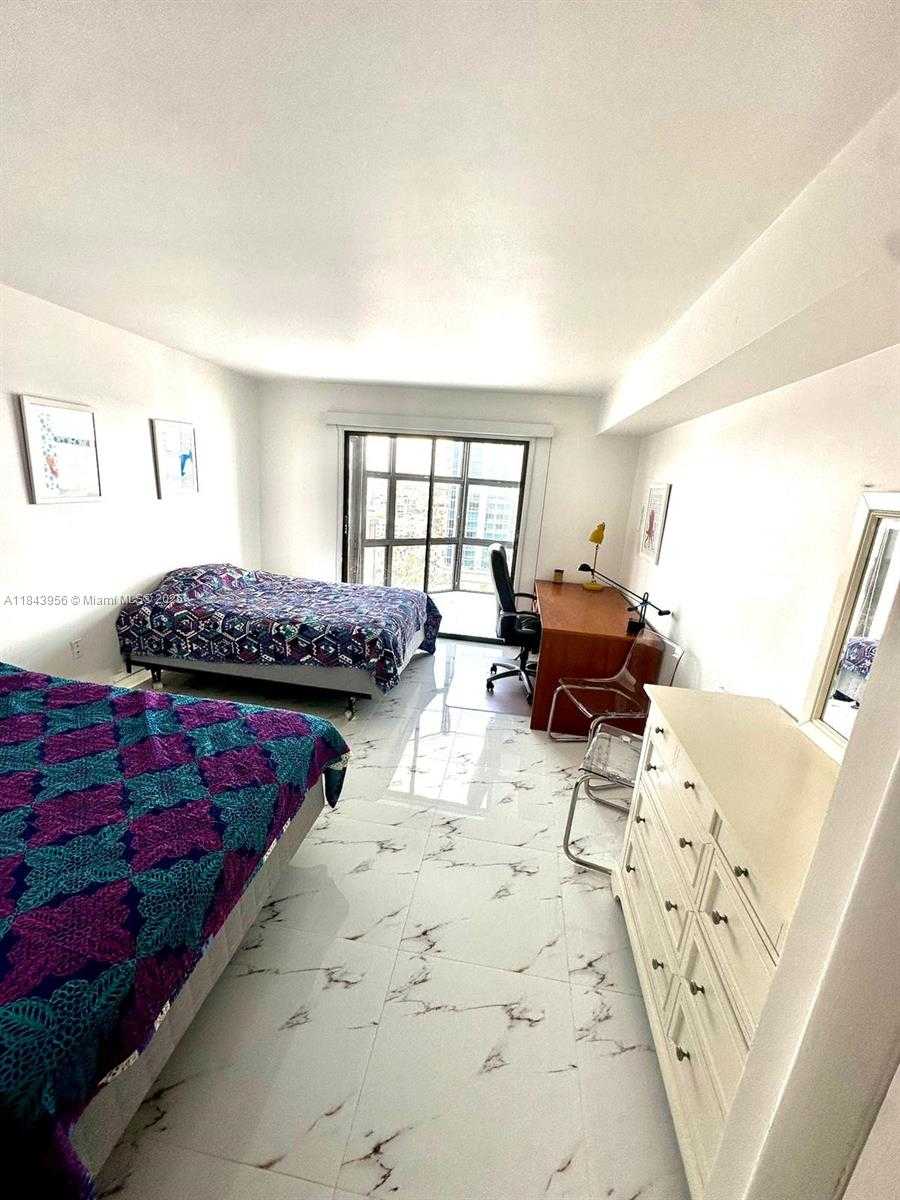 Small Image of 6423 COLLINS AVE #1709, Miami Beach Number 7