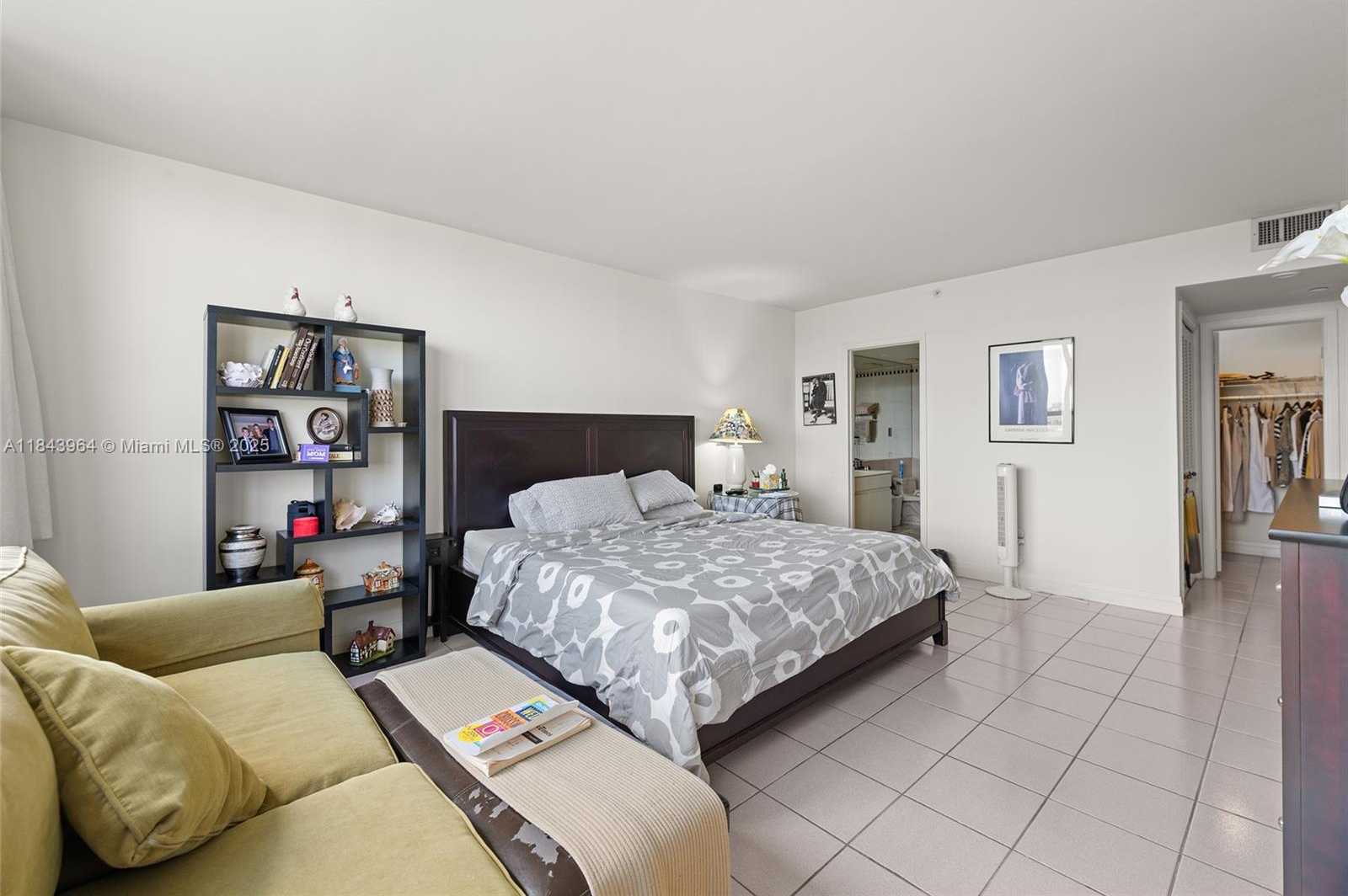 Small Image of 11113 BISCAYNE BLVD #1554, Miami Number 11