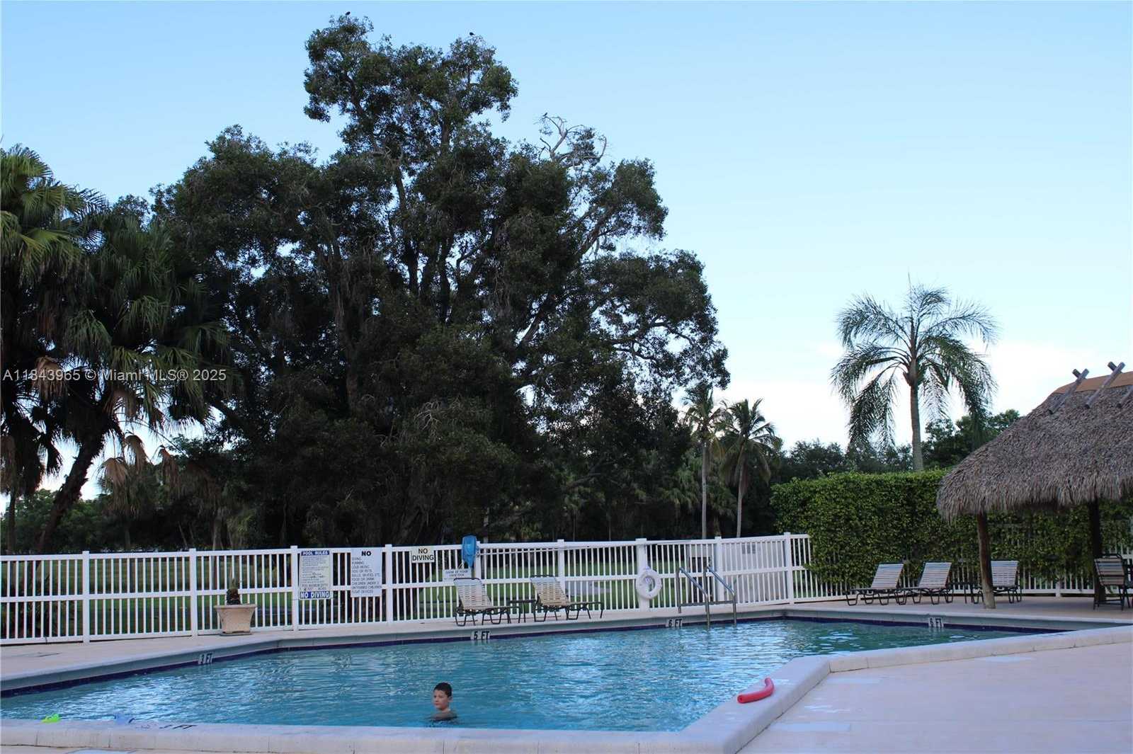 Small Image of 16051 BLATT BLVD #106, Weston Number 17