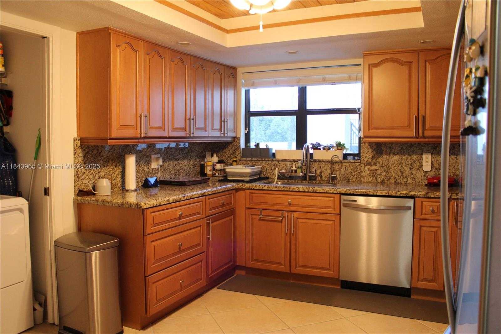 Small Image of 16051 BLATT BLVD #106, Weston Number 2