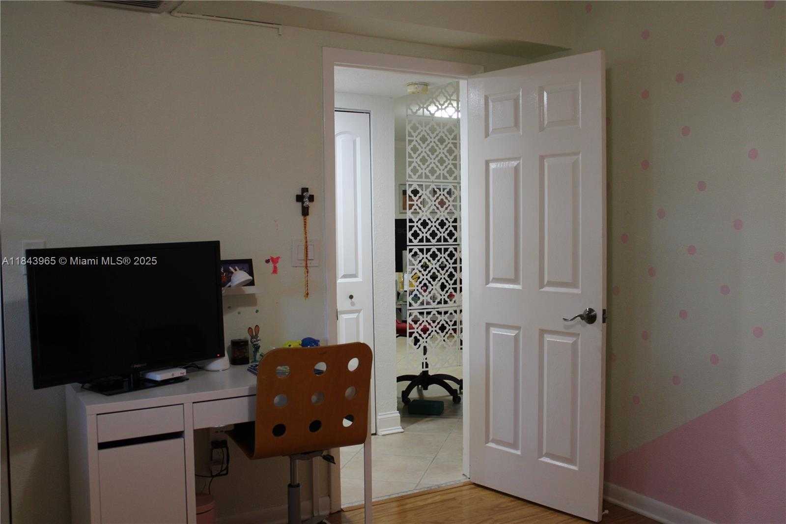 Small Image of 16051 BLATT BLVD #106, Weston Number 20