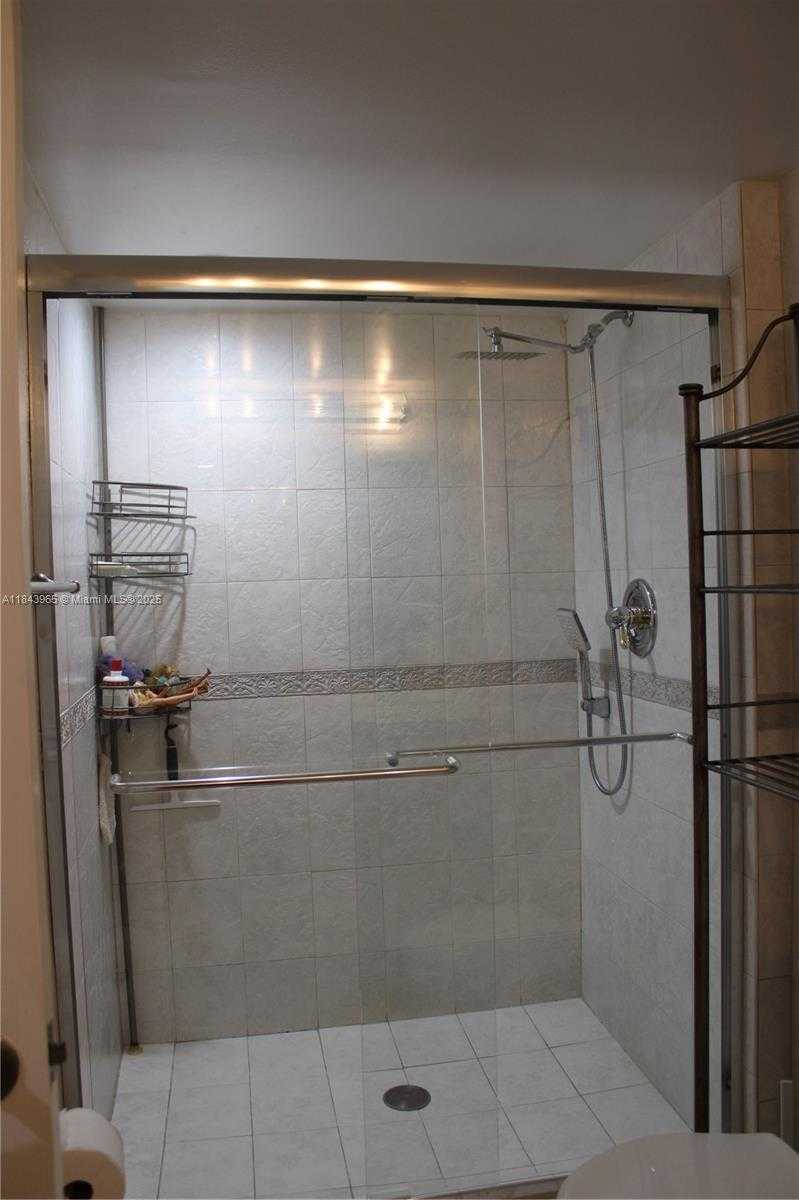 Small Image of 16051 BLATT BLVD #106, Weston Number 22