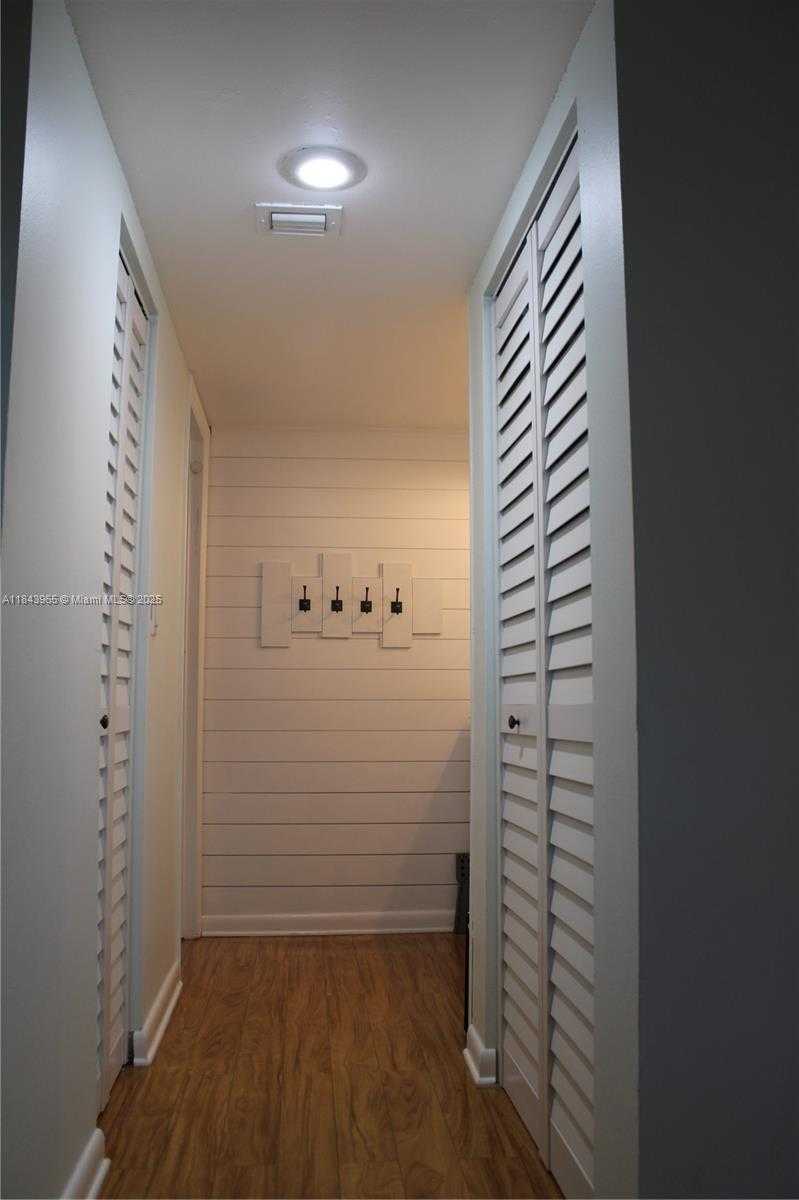 Small Image of 16051 BLATT BLVD #106, Weston Number 26