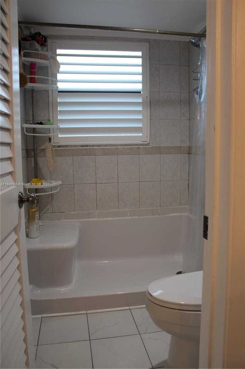 Small Image of 16051 BLATT BLVD #106, Weston Number 27