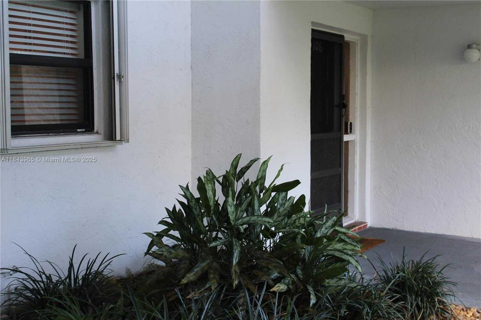 Small Image of 16051 BLATT BLVD #106, Weston Number 37