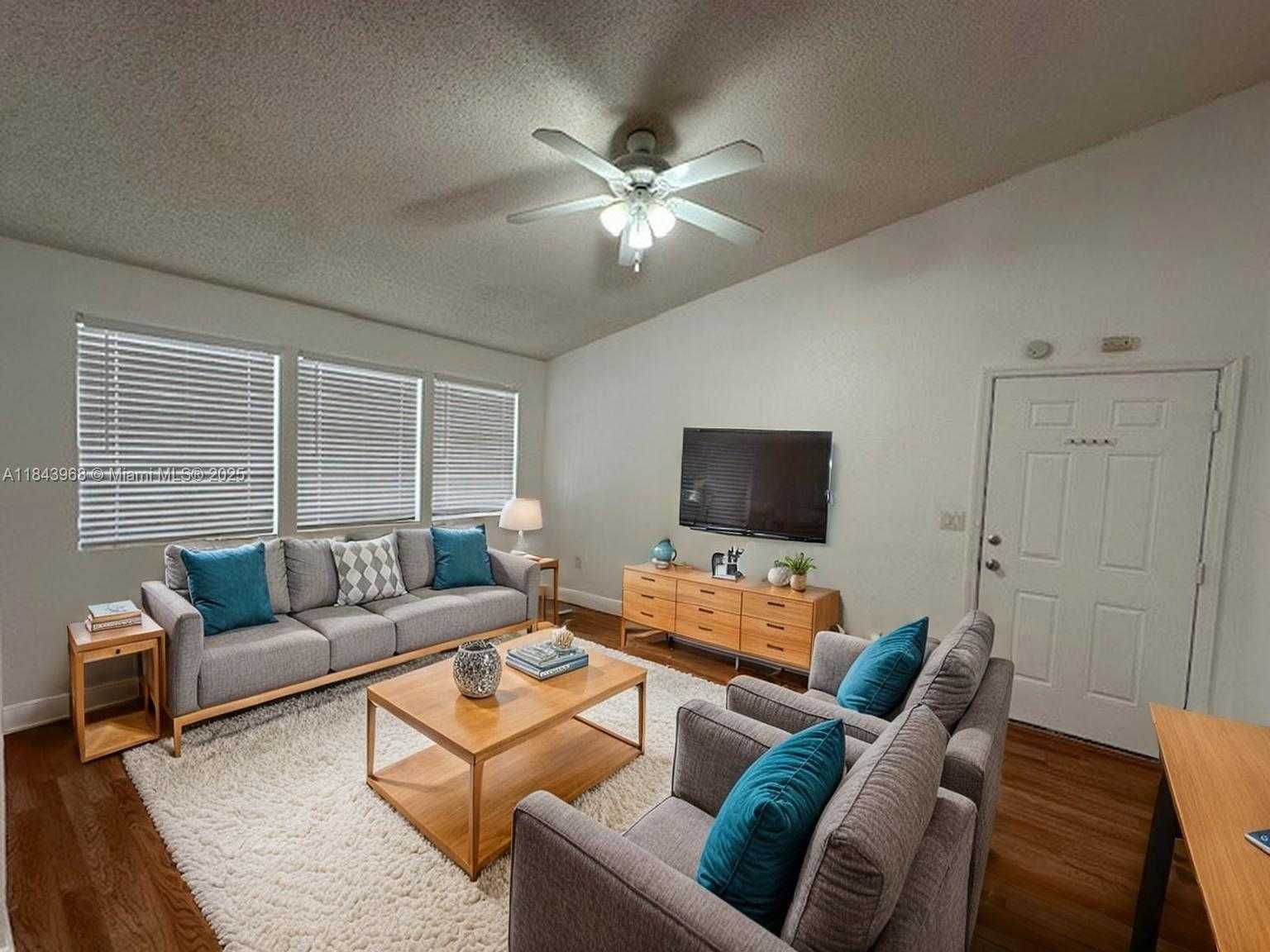 Small Image of 15590 SOUTH WEST 106TH LN #1102, Miami Number 4