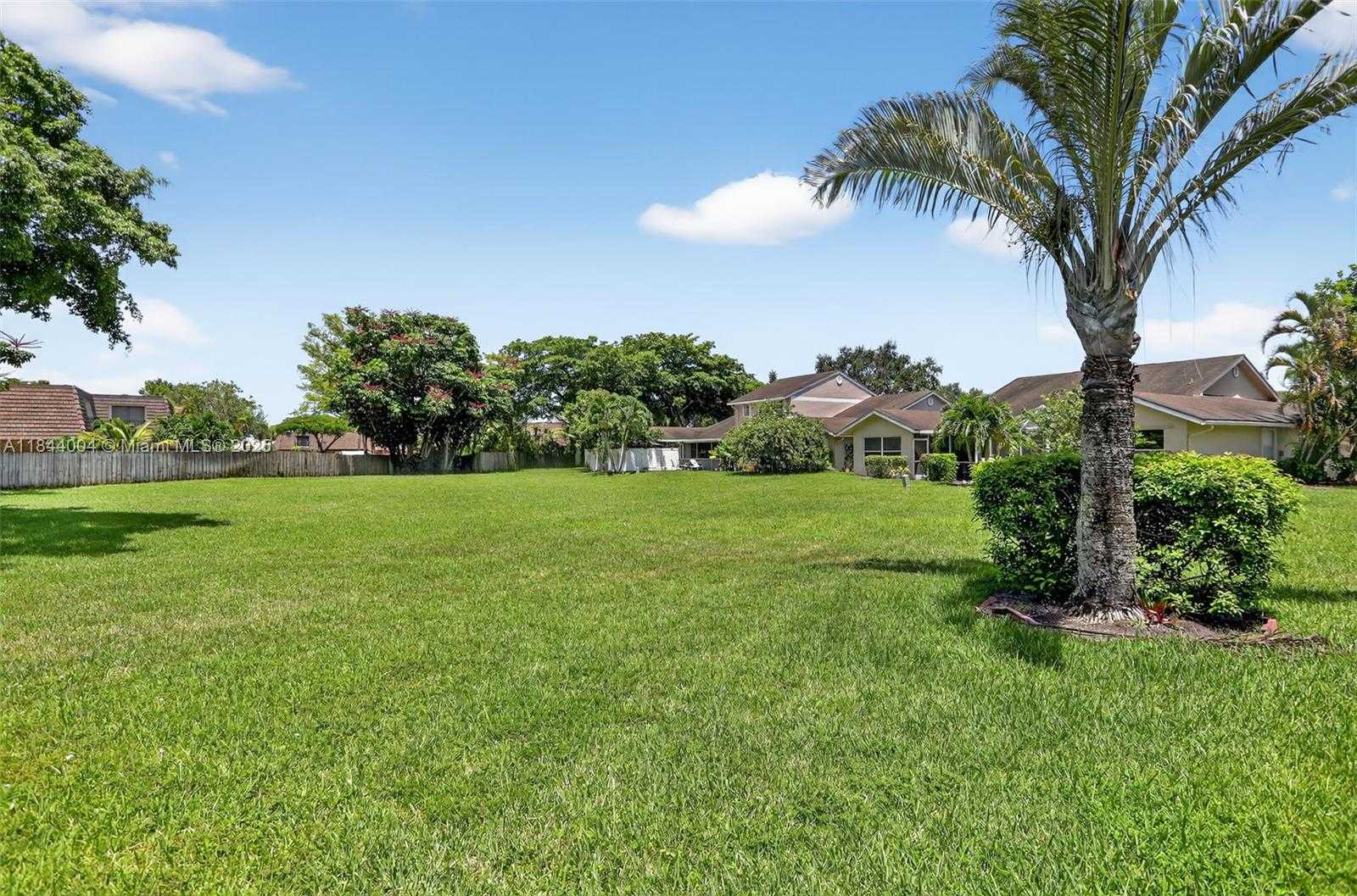 Small Image of 1245 NORTH WEST 52ND WAY, Deerfield Beach Number 35