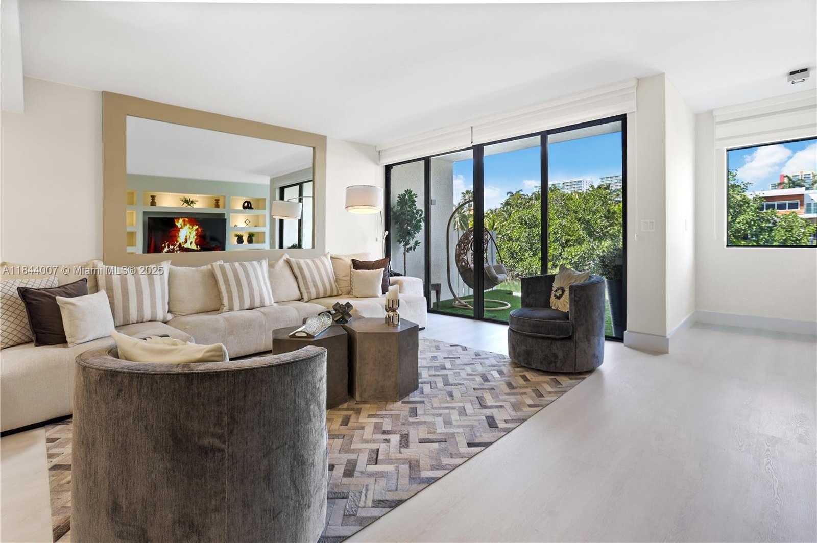 Small Image of 325 POINCIANA DR #905, Sunny Isles Beach Number 11