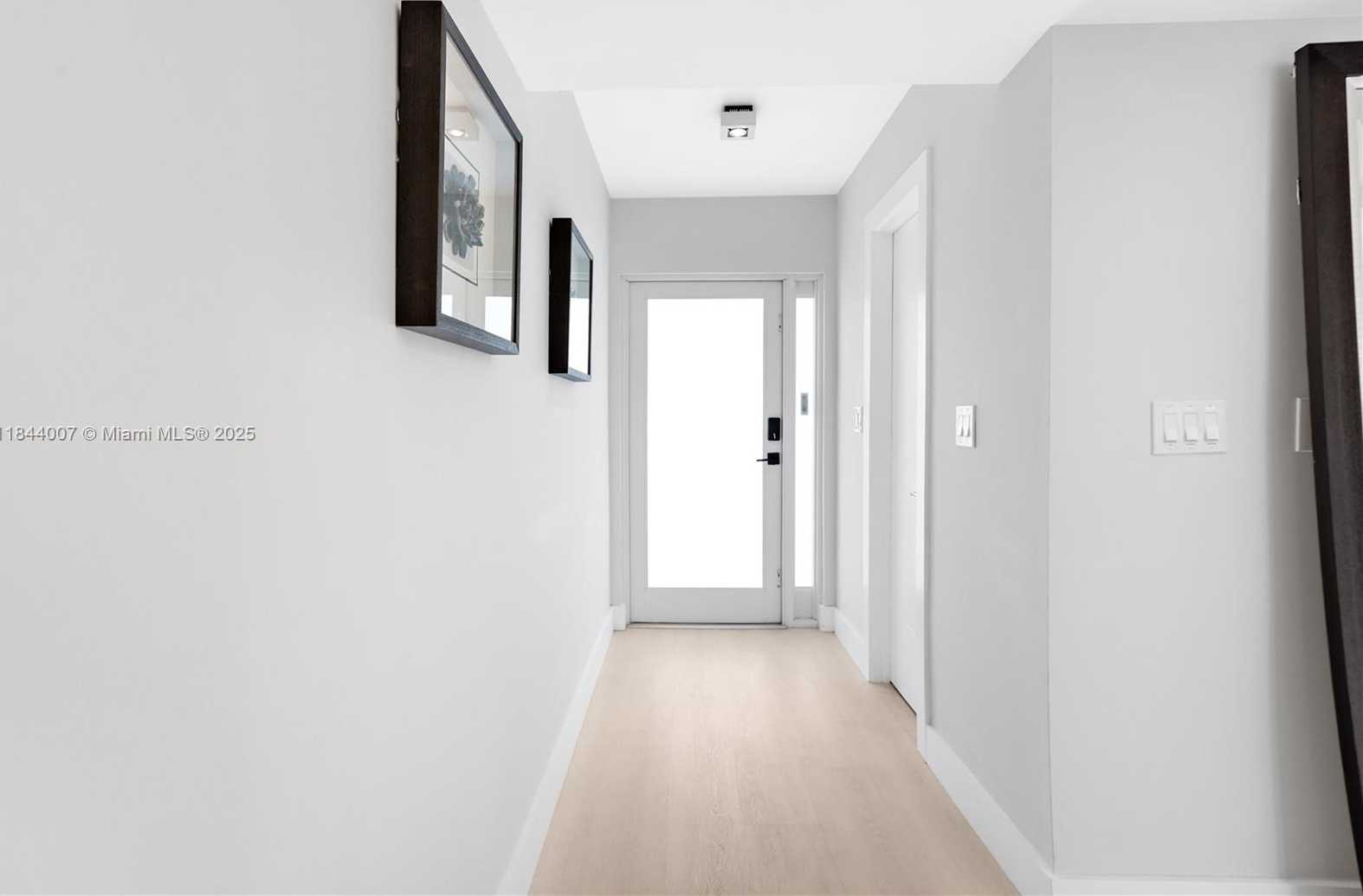 Small Image of 325 POINCIANA DR #905, Sunny Isles Beach Number 2