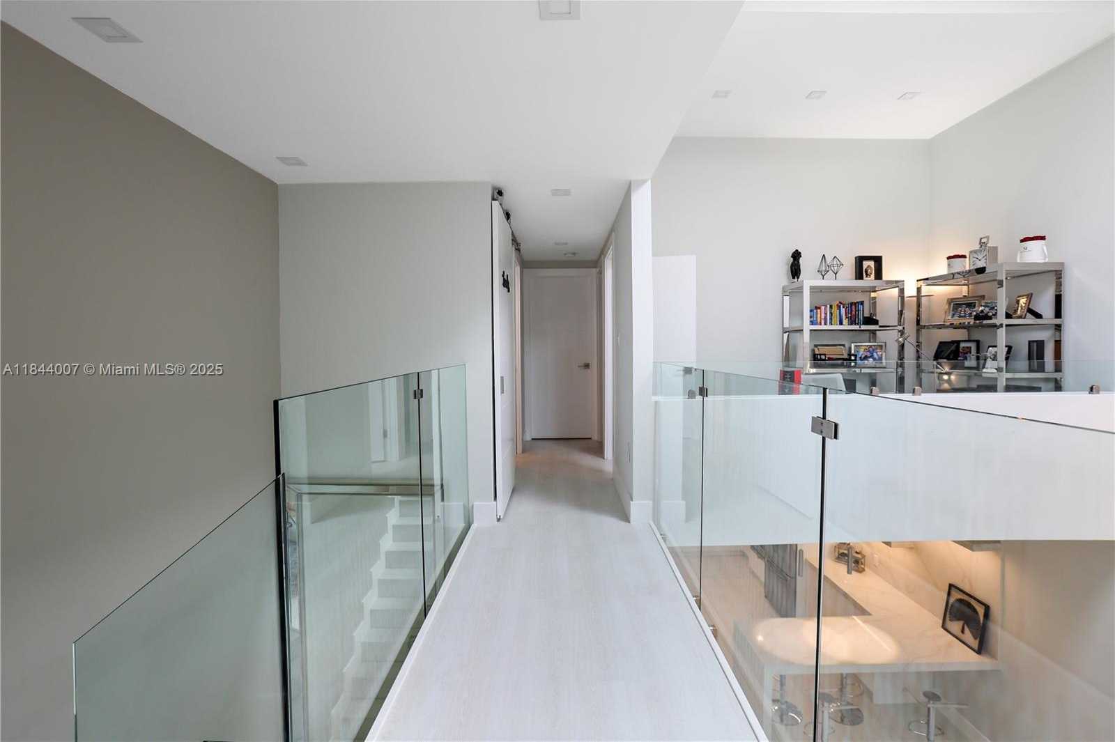 Small Image of 325 POINCIANA DR #905, Sunny Isles Beach Number 22