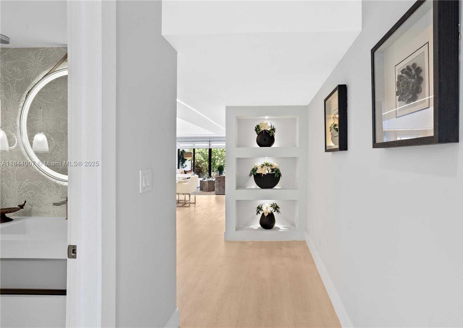 Small Image of 325 POINCIANA DR #905, Sunny Isles Beach Number 3