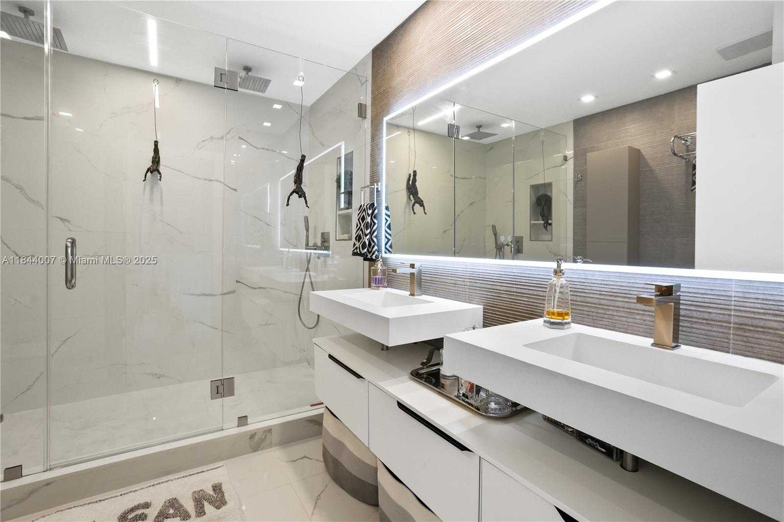 Small Image of 325 POINCIANA DR #905, Sunny Isles Beach Number 30