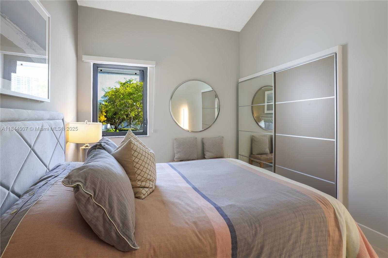 Small Image of 325 POINCIANA DR #905, Sunny Isles Beach Number 35