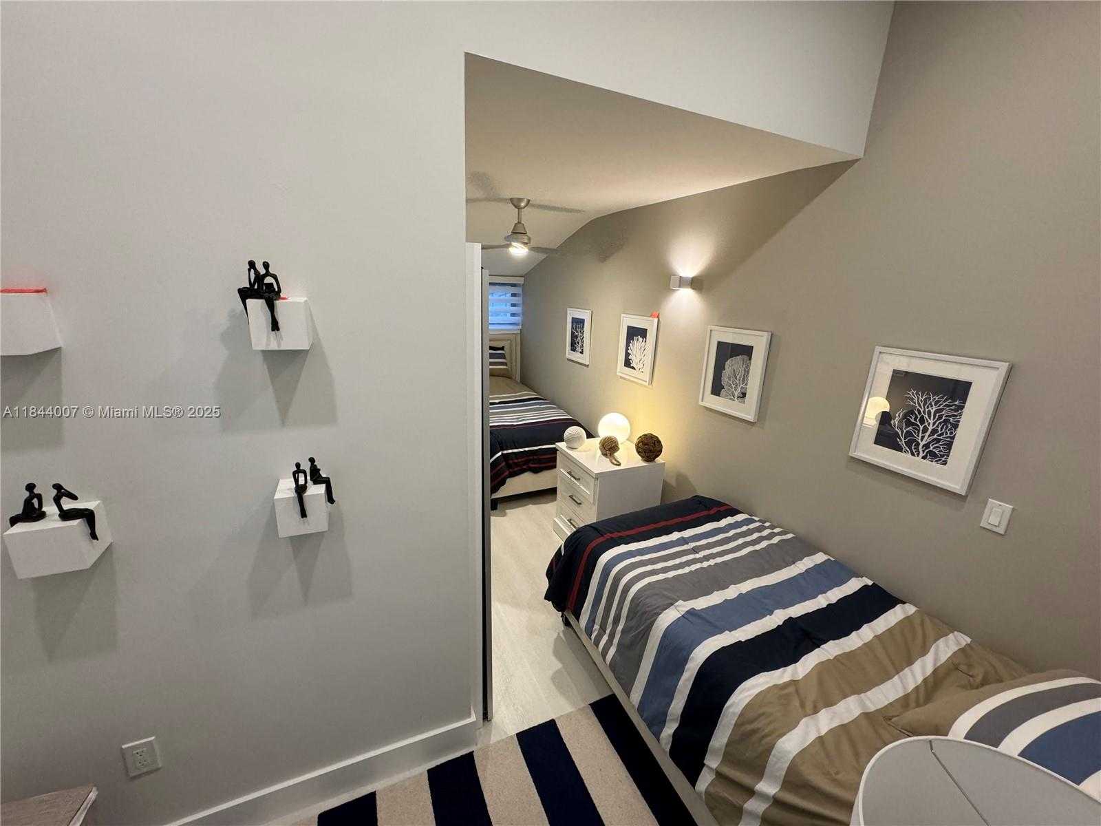 Small Image of 325 POINCIANA DR #905, Sunny Isles Beach Number 38
